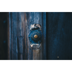 door-wooden-bell-old.jpg